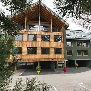 les-cabanes-de-la-maison-rouge.hotels-rhonealpes.com/